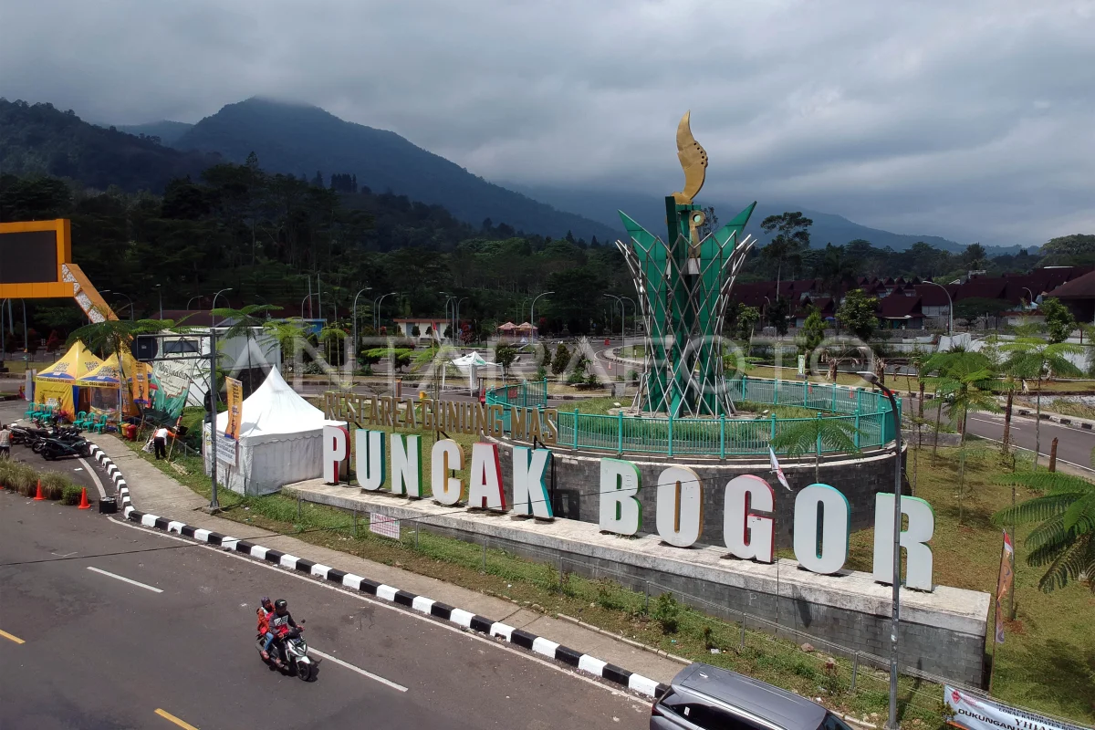 Jalur Puncak Bogor Diberlakukan One Way ke Jakarta, Arus Balik Mulai Numpuk