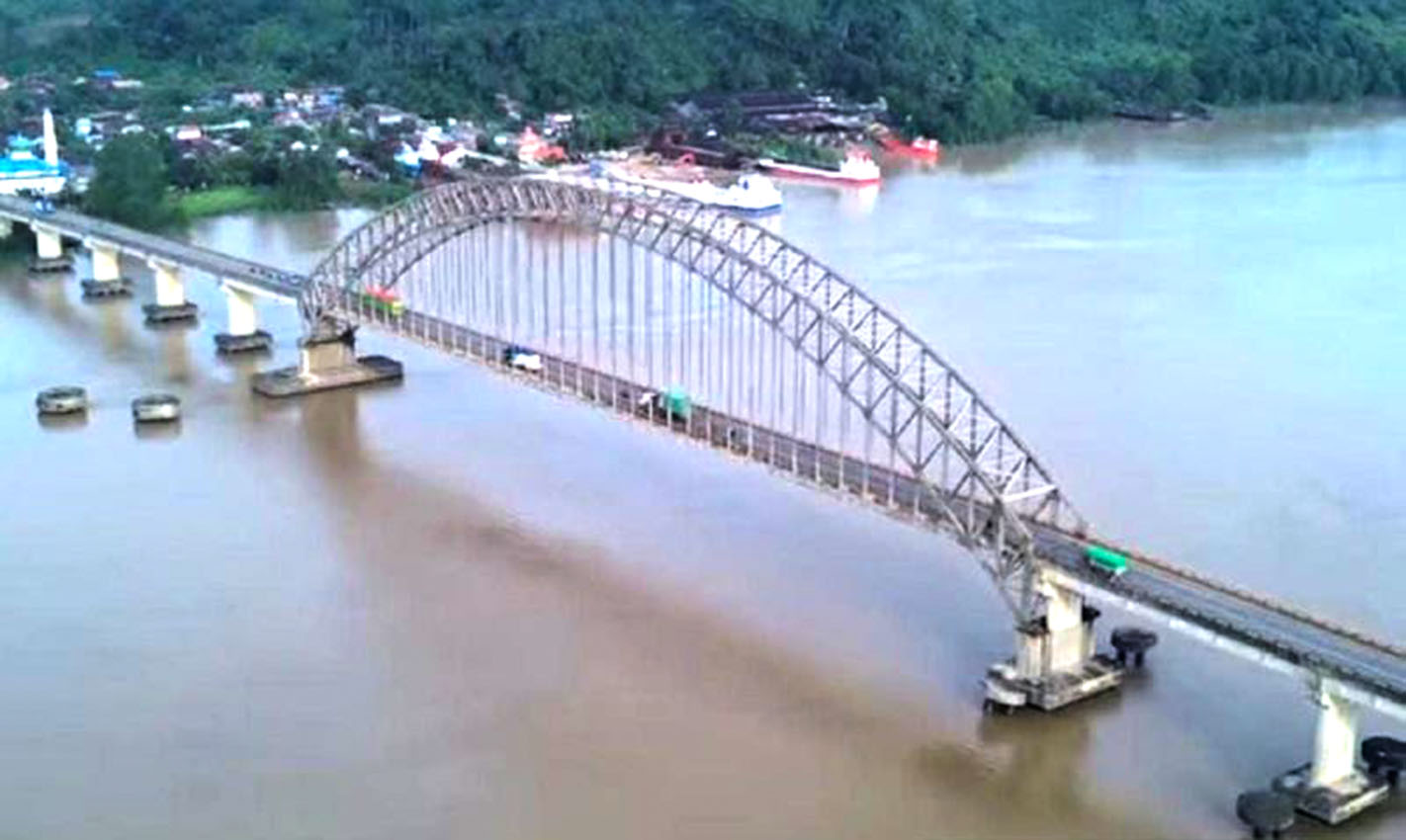 Sebulan Terakhir, Jembatan Mahakam Ulu Kaltim Ditabrak Tongkang Batubara 2 Kali