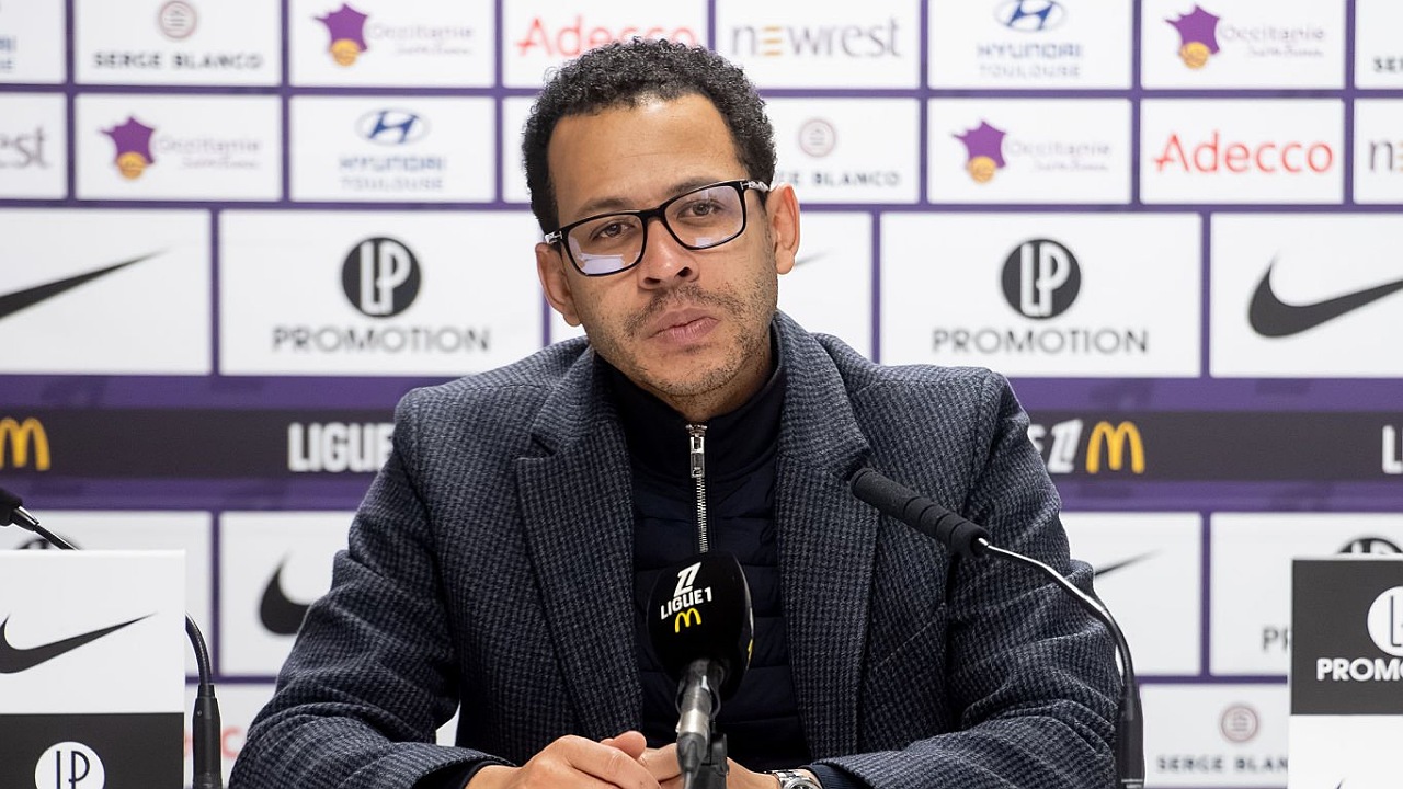 Posisi Pelatih Chelsea Belum Jelas, Rosenior Tegaskan Belum Ada Kepastian 