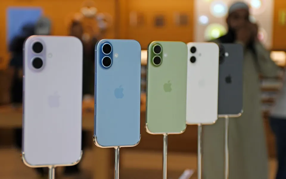 iPhone 18 Mundur Jauh: Apple Baru Jual Versi Reguler pada 2027