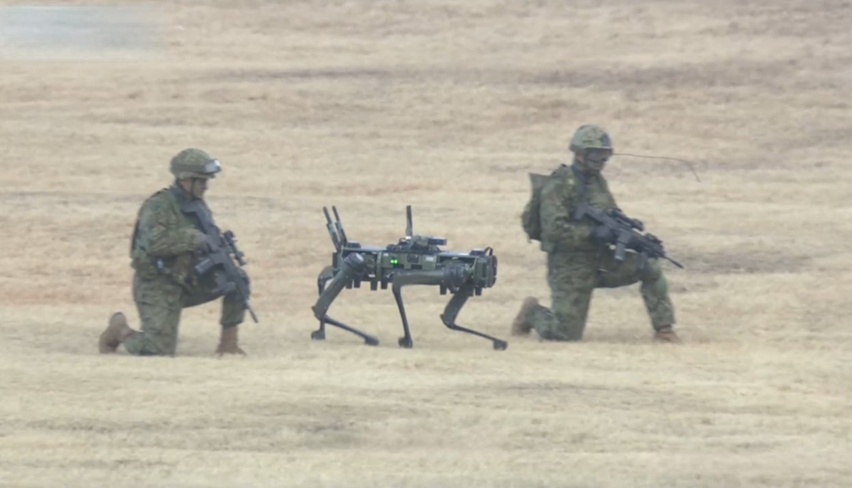 Angkatan Darat Jepang Mulai Gunakan Anjing Robot dalam Latihan Serangan di Garis Depan 