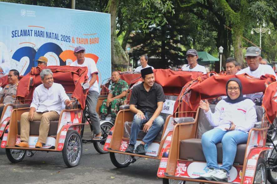 Bantuan 200 Becak Listrik untuk Pengemudi Becak di Trenggalek