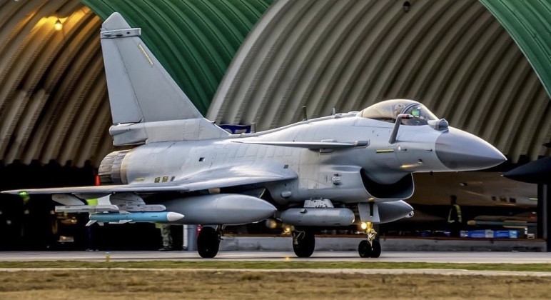 Ancaman AS Menyerang Kolombia Buka Peluang Ekspor Jet Tempur J-10C Tiongkok