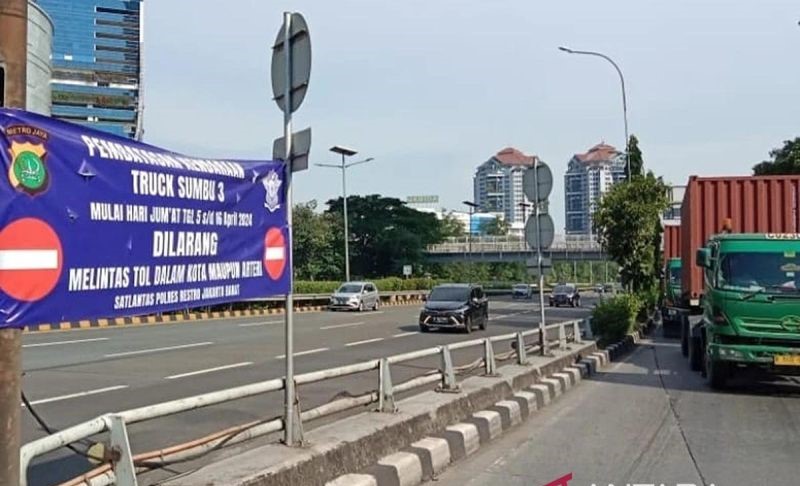 Dishub Jakbar Tindak Lanjuti Keluhan Warga soal Truk Kontainer Lintasi Joglo Raya