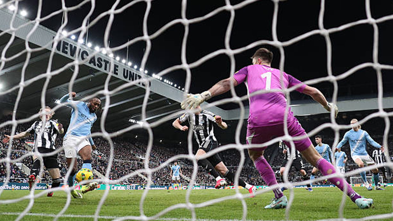 Piala Liga Inggris: Semenyo Langsung Jadi Pahlawan, Manchester City Selangkah Lagi ke Final 