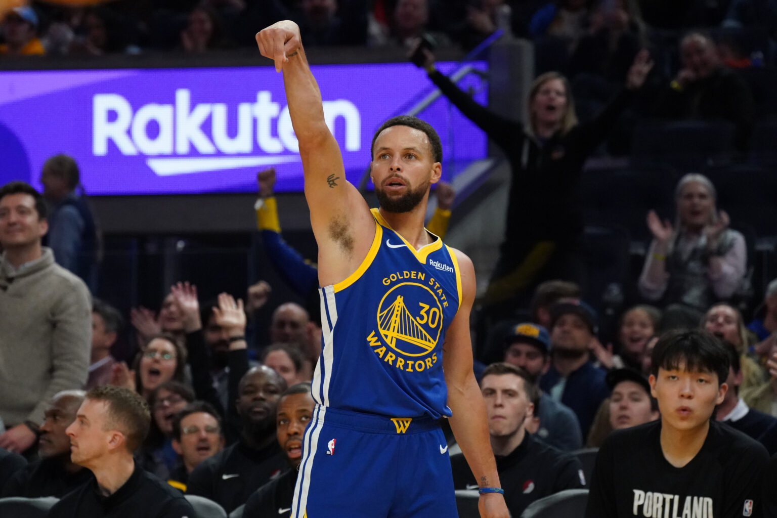 Curry Panas di Babak Kedua, Butler Bersinar Saat Warriors Tundukkan Knicks
