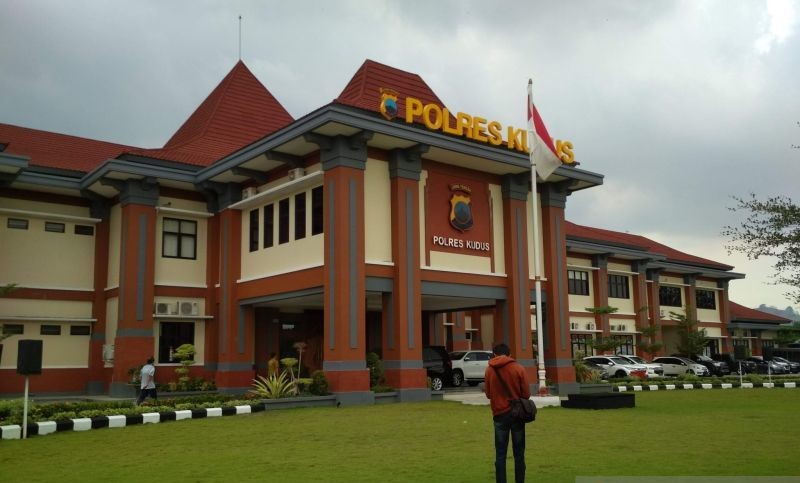 Bupati Pati Sudewo Diperiksa KPK di Polres Kudus 