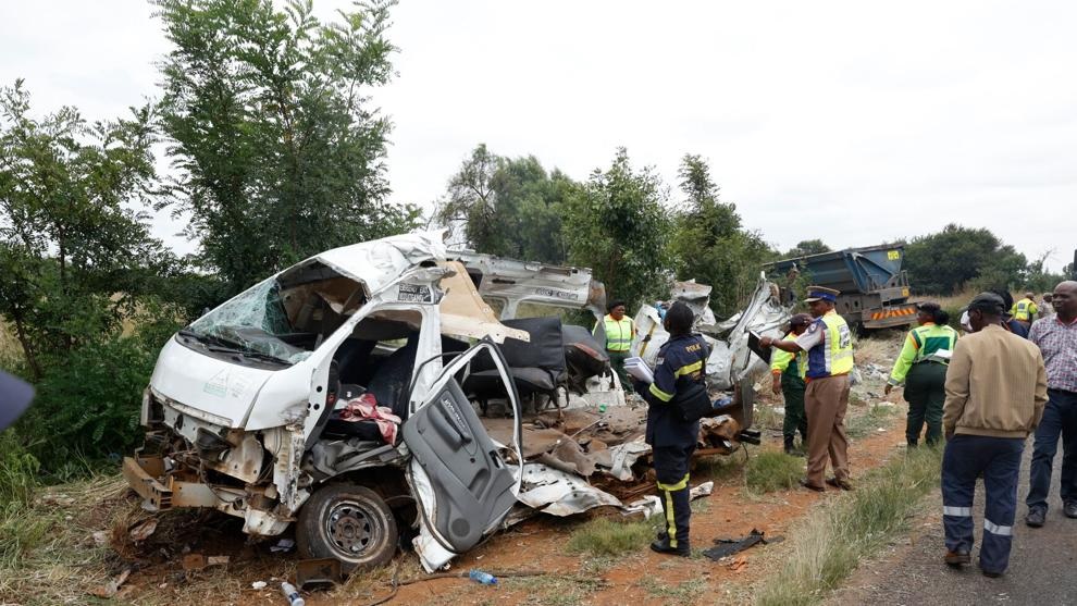 Bus Sekolah Menghantam Truk yang Sedang Berhenti di Afrika Selatan, 13 Anak Tewas