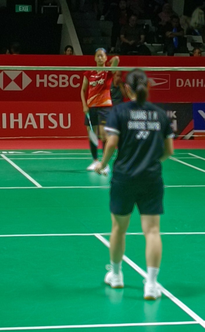 Set Pertama Putri KW Tertinggal