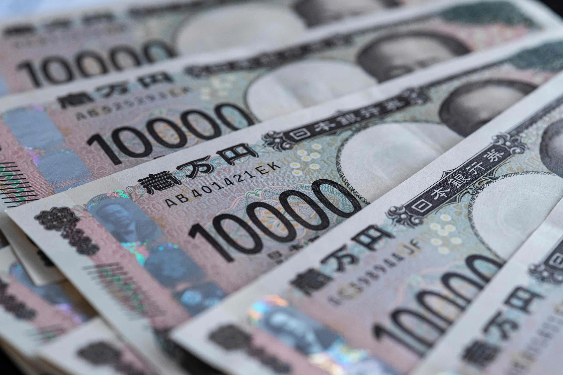 Ekonomi Negeri Sakura Goyah, Jepang Alami Kerugian 2,65 Triliun Yen