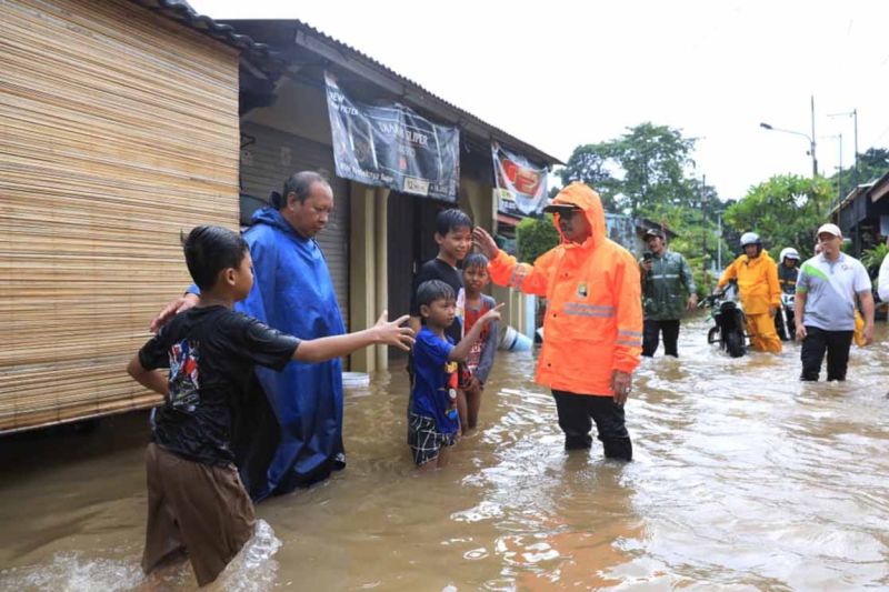 Karung Pasir Disiagakan, Pemkot Tangerang Cegah Banjir di Wilayah Rawan
