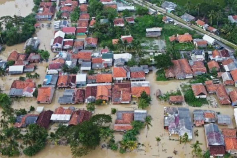 Banjir Makin Parah, Pemkab Karawang Minta Warga yang Tinggal Dekat Sungai Mengungsi