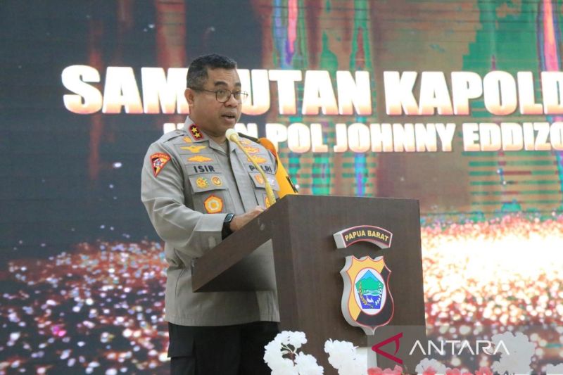Polri Mutasi 85 Pamen-Pati, Kadiv Humas Kini Dijabat Irjen Pol Johnny Eddizon Isir  