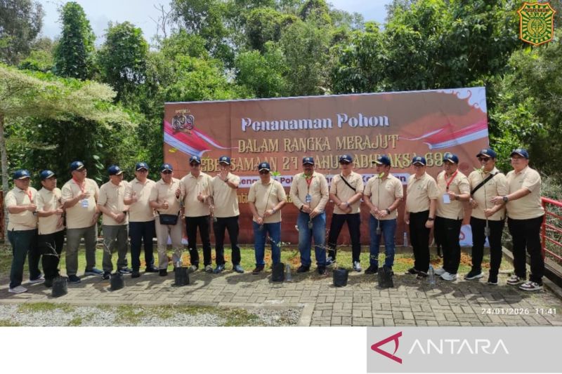 Menanam Pohon, Menanam Kebaikan: Kejati Kalbar Hijaukan Kota Singkawang