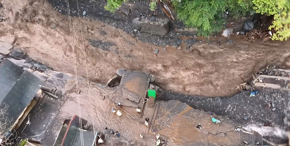BPBD Tegal Tetapkan Tanggap Darurat Menyusul Banjir Bandang di Guci