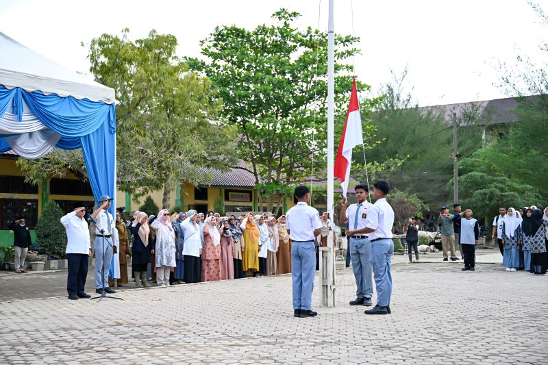 Kemendikdasmen Terbitkan Surat Edaran Pelaksanaan Upacara Bendera di Sekolah untuk Perkuat Karakter Siswa