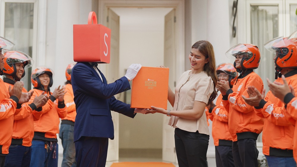 Shopee Super Awards 2025 Hadirkan Parade Mr. Shopee, Antar Penghargaan Langsung ke Lokasi Pemenang