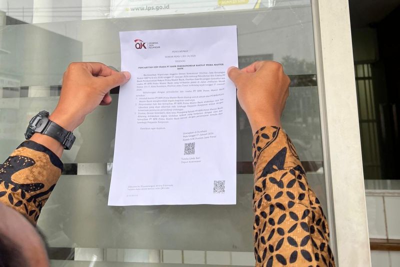 OJK Cabut Izin BPR Prima Master Bank Surabaya