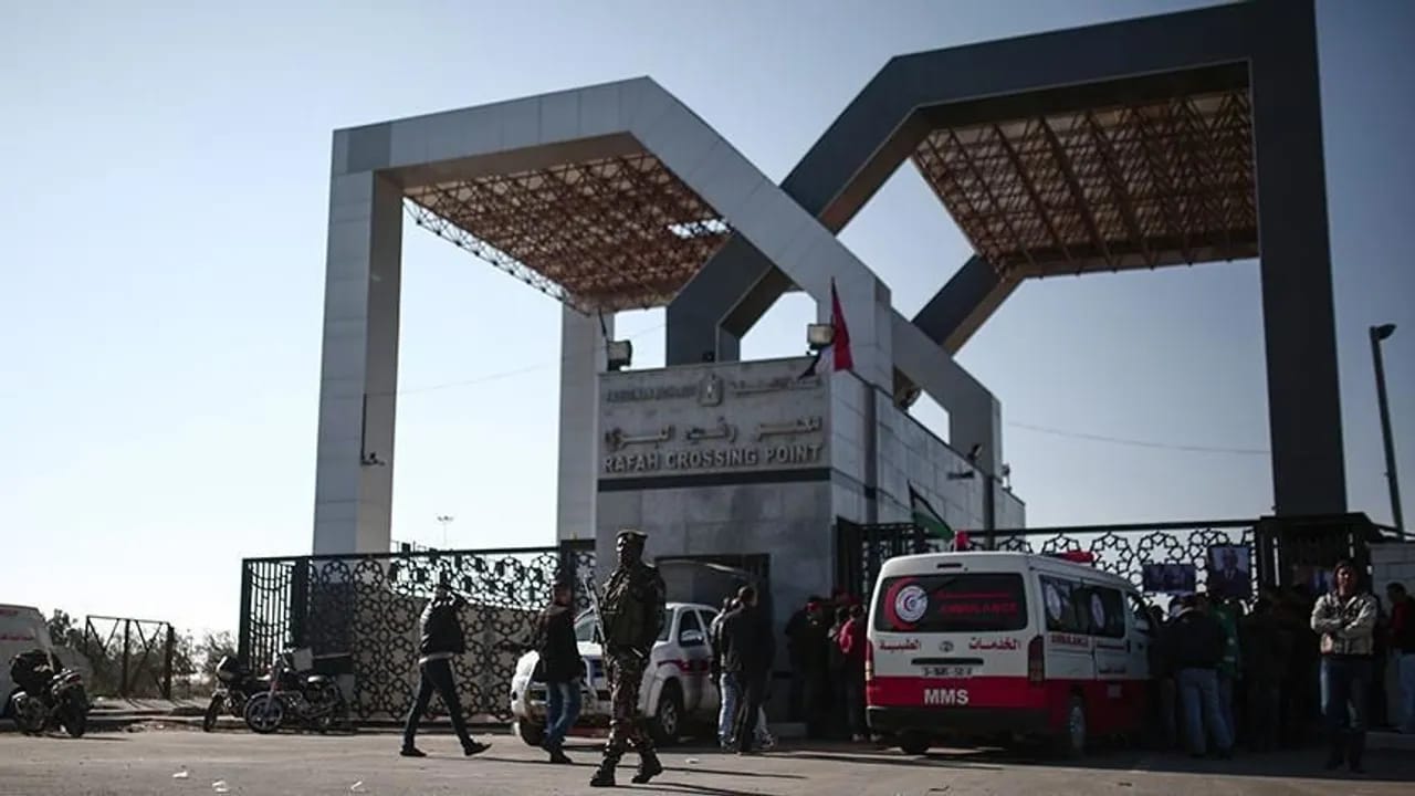 Perlintasan Rafah Dibuka Lagi, Pasien Gaza Mulai Menyeberang ke Mesir