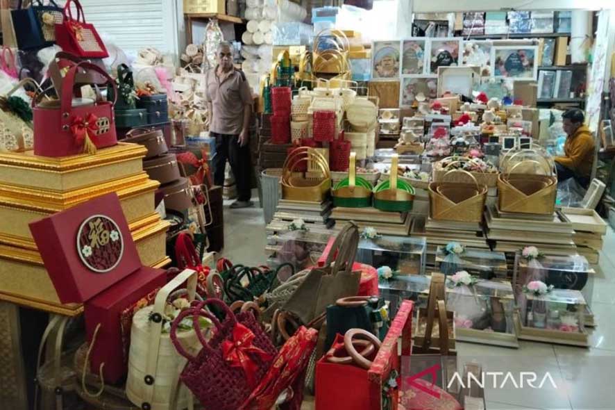 Menjelang Imlek Pedagang Parsel Kawasan Cikini Mulai Kebanjiran Pesanan