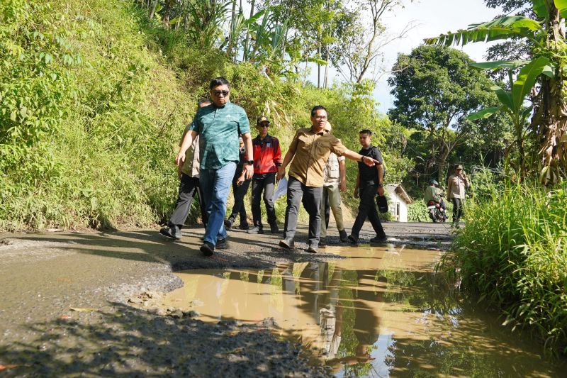 Akhirnya Dibenerin! Tak Lama Lagi Mulus, Jalan Penghubung Lintas Selatan Jabar di Garut Segera Diperbaiki