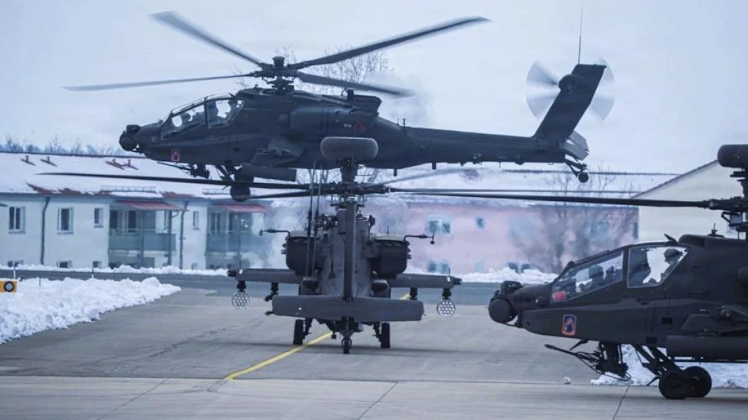 Apache dan  Chinook Angkatan Darat AS Berlatih Hadapi Serangan Russia di Jerman