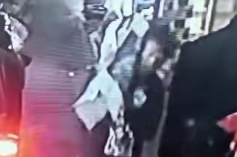 Polisi Selidiki Pria Diduga Manggul Mayat di Permukiman Krendang, Tambora, Jakbar	