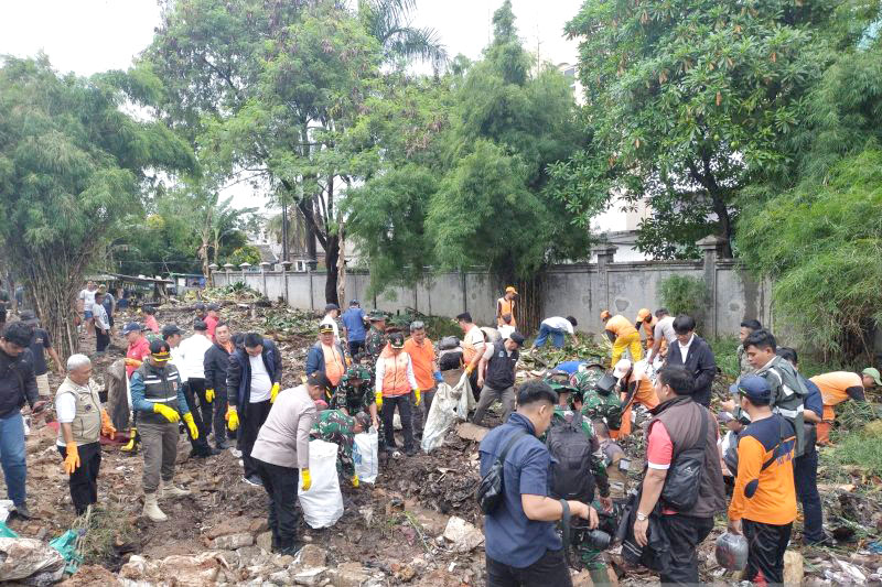 DKI Kerahkan 100 Ribu Personel untuk Kerja Bakti Massal di Jakarta
