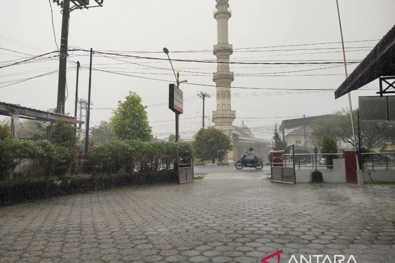 BMKG: Hujan Lebat Akan Mengguyur Sejumlah Wilayah Indonesia pada Senin