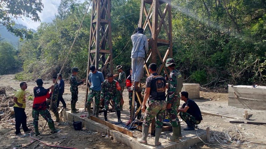 TNI AD Lanjutkan Progres Pembangunan Jembatan Penghubung Desa di Linge, Aceh Tengah