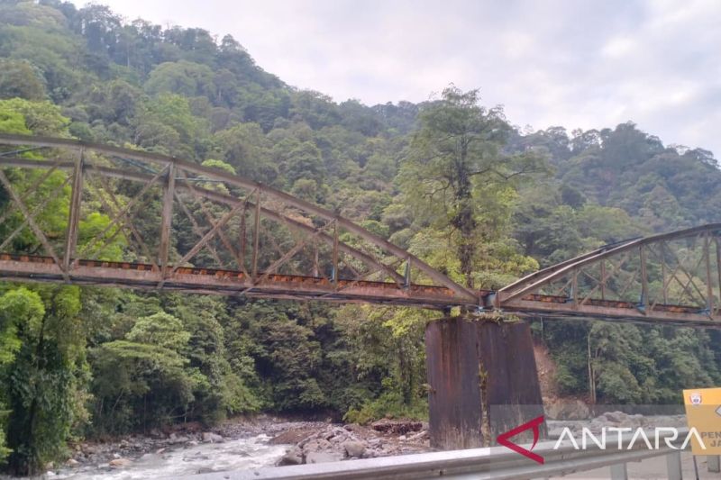 Pemprov Sumbar Proyeksikan Rehabilitasi Sempadan Sungai di Lembah Anai untuk Pulihkan Fungsi Ekologis