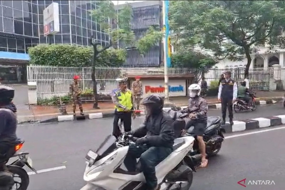 Presiden Prabowo Resmikan SPPG Polri, Lalu Lintas di Palmerah Berubah Drastis