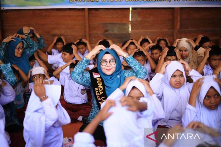 PKK Nagan Raya Memberi Penyembuhan Trauma Murid di Lokasi Bencana