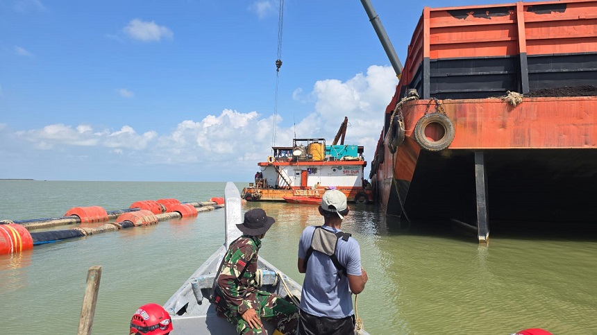 Satgas Kuala TNI–Jhonlin Bergerak Cepat Atasi Sedimentasi Muara Kuala Penaga