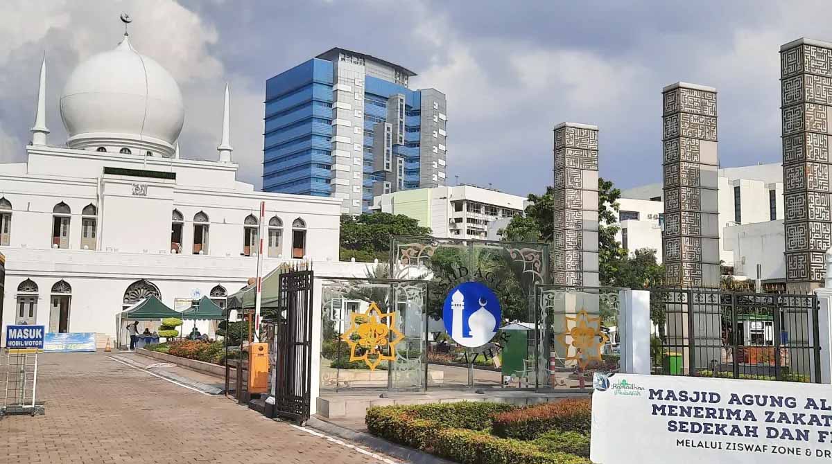 Anda Cari Tempat Itikaf Ramadan? Masjid Al-Azhar Gelar Tiap Hari, Ada Bazarnya Loh!