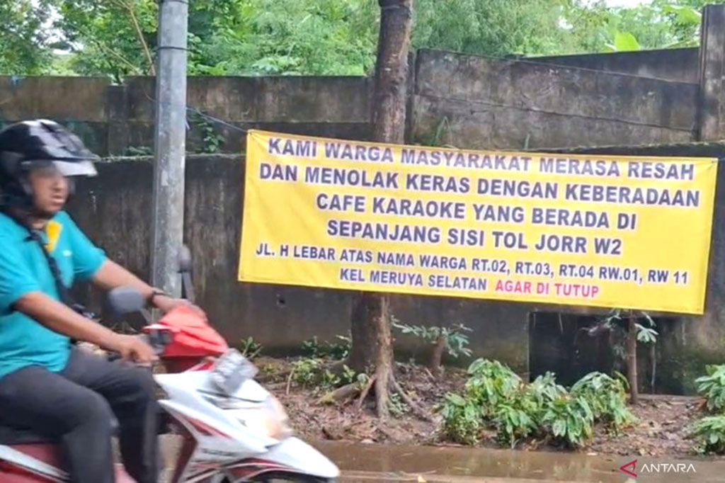 Warga Protes Gubuk Karaoke Liar Bertebaran di Kembangan Jakbar