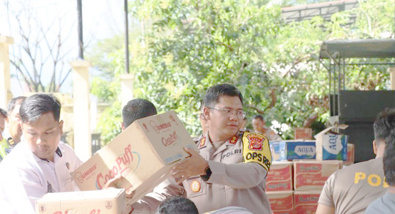 Polres Nagan Raya Distribusikan Bantuan Logistik Kapolri untuk Korban Banjir Beutong Ateuh