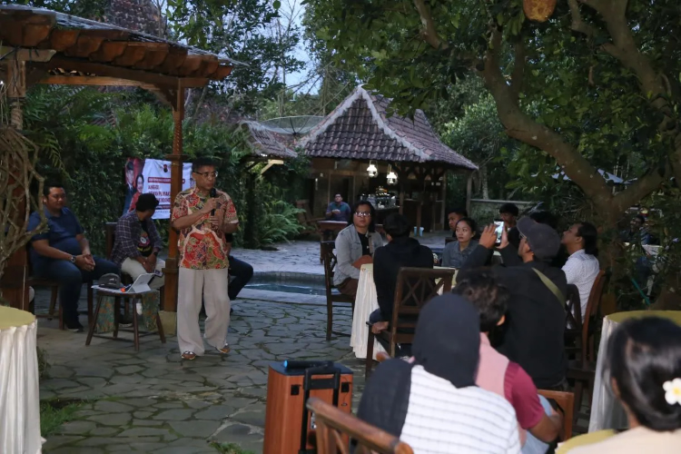Anggota DPR RI Samuel Wattimena Ajak Seniman Hadirkan Karya Bermakna
