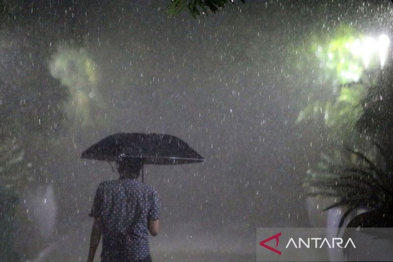 BMKG: Monsun Asia Berpotensi Tingkatkan Curah Hujan di NTB