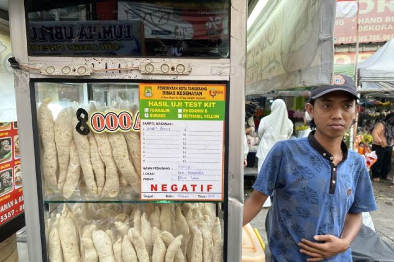 Dinkes Tangerang Gelar Uji Sampel Makanan Takjil di Pasar