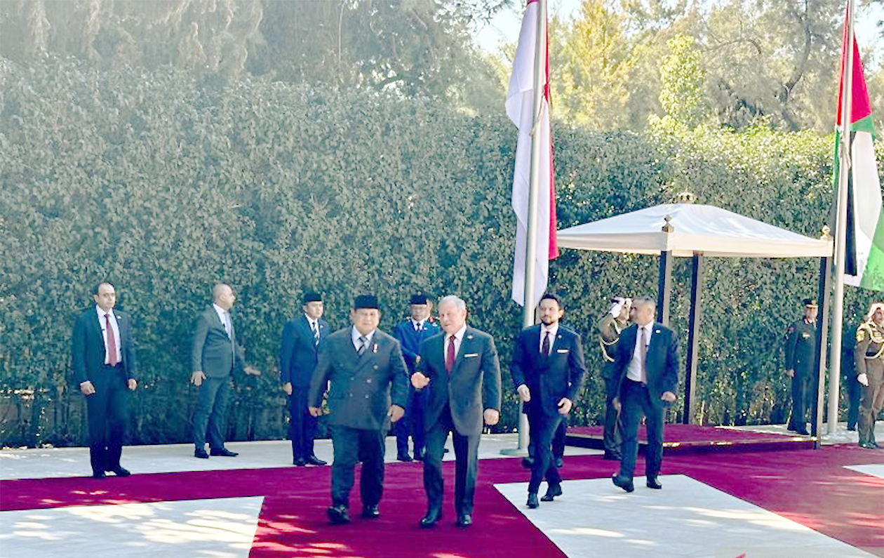 Presiden Prabowo Disambut Upacara Militer Megah di Kerajaan Yordania