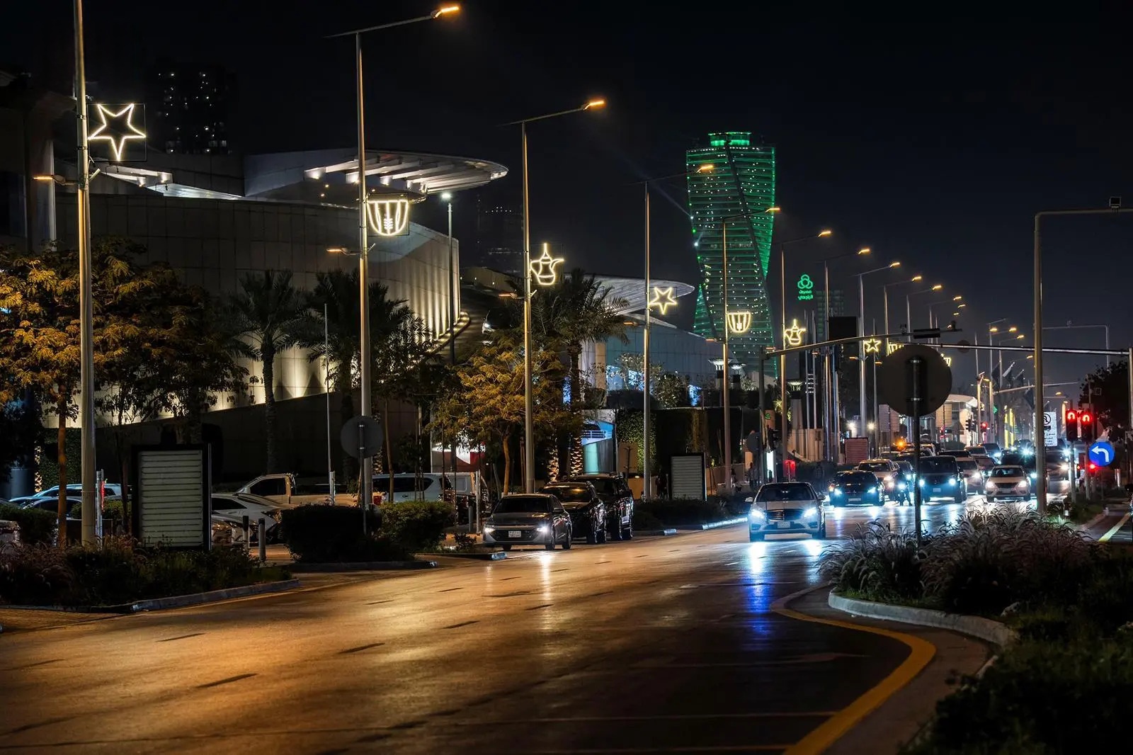 Riyadh Bersolek: Gemerlap Lampu dan Ornamen Ramadan Warnai Ibu Kota Saudi