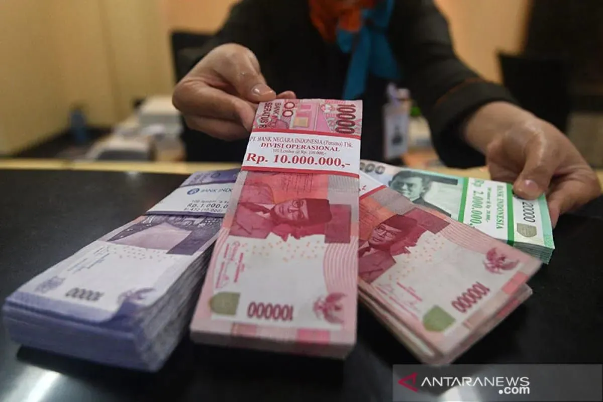 Tertekan Sentimen Geopolitik, Rupiah pada Jumat Diproyeksikan Melemah 