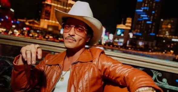 Bruno Mars Rilis "The Romantic" Album Solo Barunya