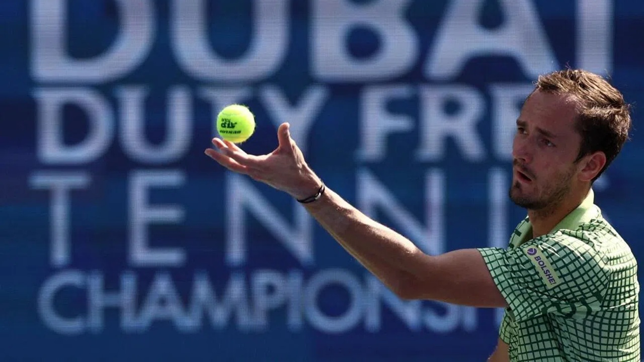 Medvedev Hadapi Auger-Aliassime di Semifinal Dubai