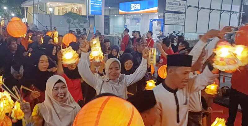 Pawai Lampion di Singkawang Disemarakkan 79 Kelompok Sebagai Rangkaian Perayaan Imlek dan Cap Go Meh 2026