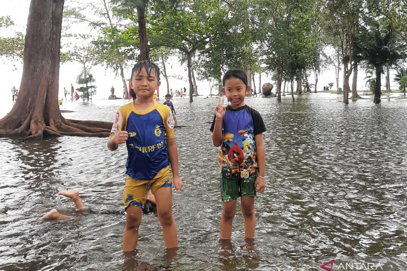 BMKG Peringatkan Potensi Banjir Rob di Pesisir Lombok dan Sumbawa hingga 4 Maret