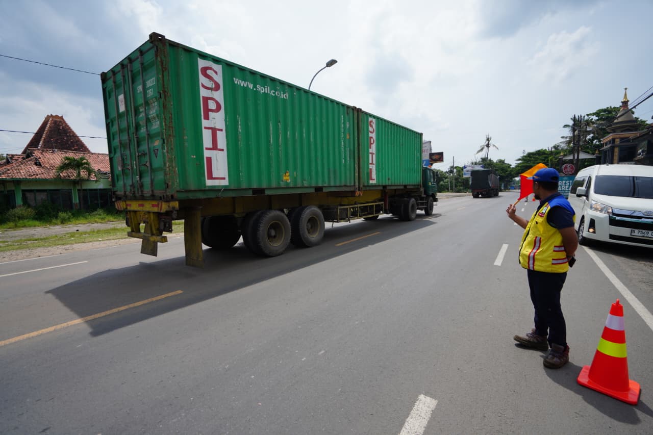 Pastikan Kesiapan Jalan Nasional di Jatim, Menteri PU Tegaskan Perbaikan Tuntas H-10 Lebaran