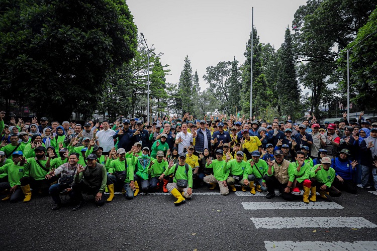Menteri LH Apresiasi Langkah Pemerintah Kota Bandung Tangani Sampah dari Hulu  
