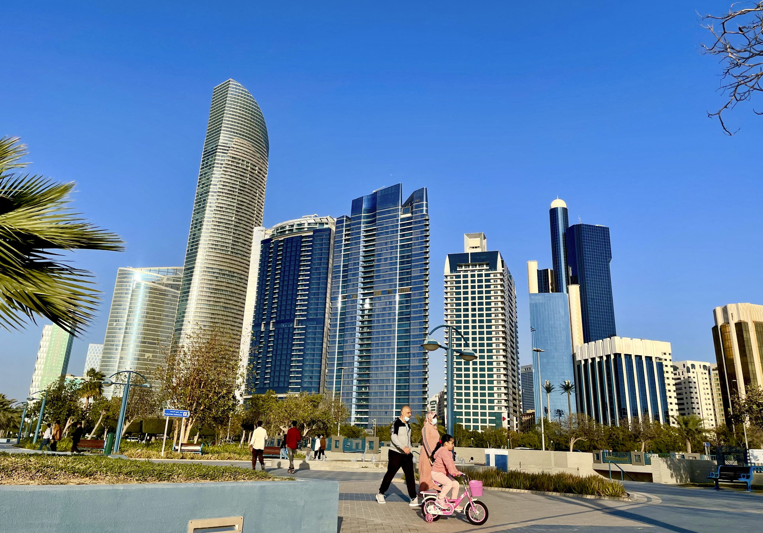 Sempat Terkena Serangan Iran, Kondisi Abu Dhabi Berangsur Aman